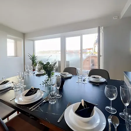 Apartman Waterfront Luxury By *